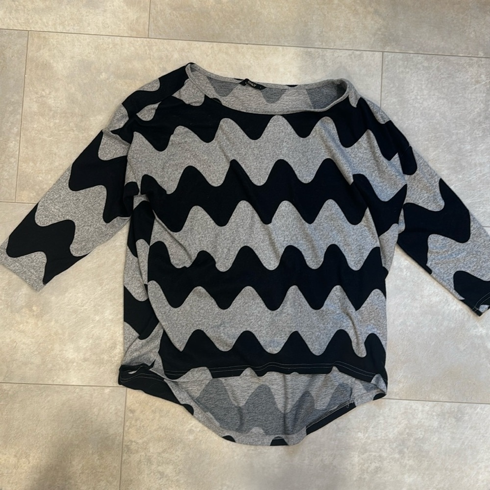 Only / large grey and black top